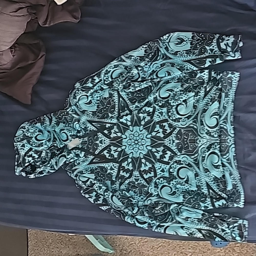 Electro threads hoodie size medium